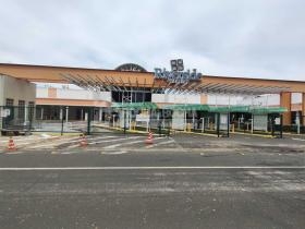 Riverside Walk Shopping