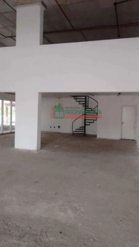 Ed. Manhattan River Center