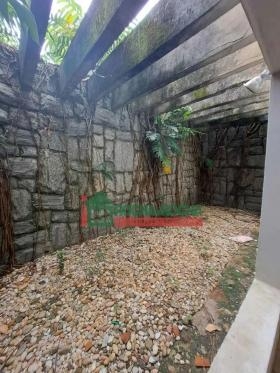 R. Dra. Alaíde Marques