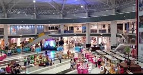 Riverside Walk Shopping 