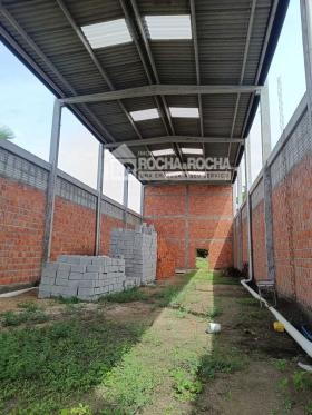 GALPÃO NO CENTRO DE LUIS CORREIA