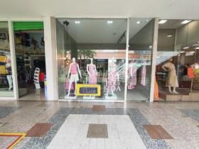 Riverside Walk Shopping