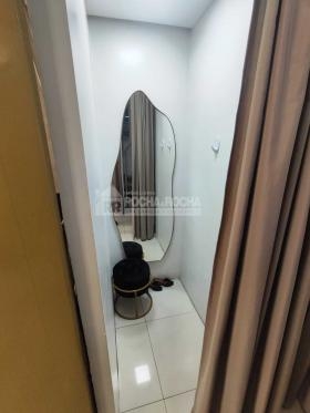 Riverside Walk Shopping