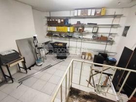 Riverside Walk Shopping