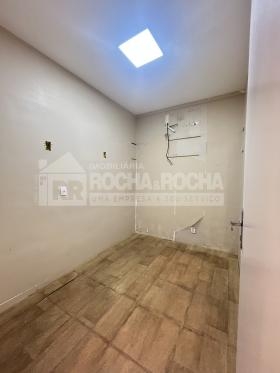 Centro Comercial Jose Dutra Ribeiro