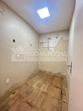 Centro Comercial Jose Dutra Ribeiro