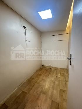 Centro Comercial Jose Dutra Ribeiro