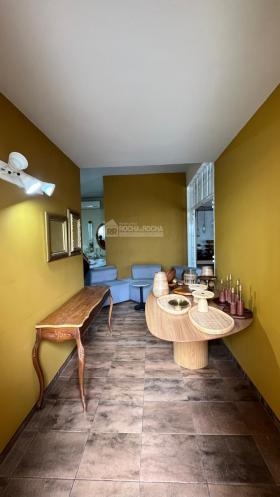 Casa Comercial