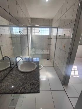 Casa Comercial