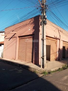 QUADRA A17, CASA 01(ESQUINA)