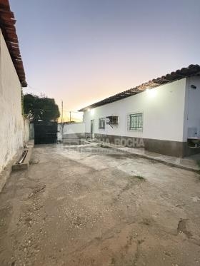 R COELHO DE RESENDE, 2736