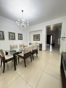 Casa Comercial