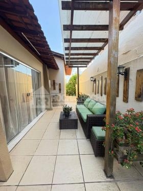 Casa Comercial