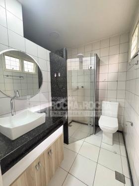 Casa Comercial