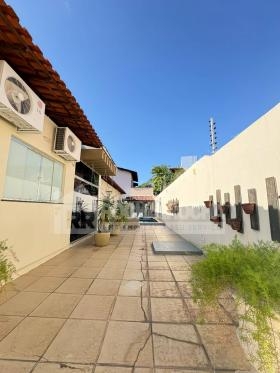 Casa Comercial
