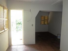 Quadra 05, Bloco 09, Apt 203.