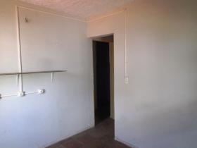 Quadra 05, Bloco 09, Apt 203.