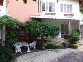 Casa Comercial