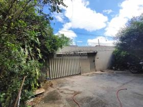 Casa Comercial