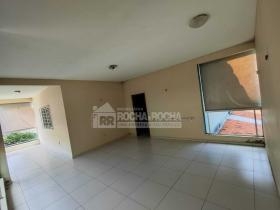 Casa Comercial