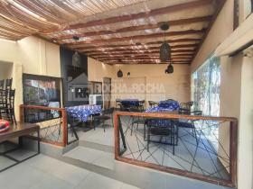 Casa Comercial