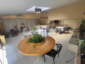 Casa Comercial